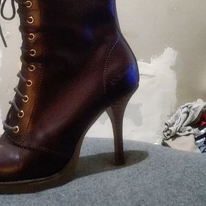 Dr Martens Zita Kimora Leather 10-Eyelet Lace-Up Heel Ankle Boot Oxblood Brown